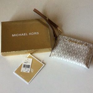 Michael Kors small wristlet